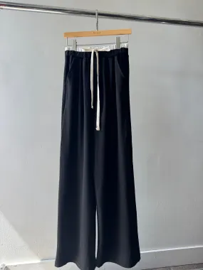 Minimal Fit AT THE LIBRARY Pant
