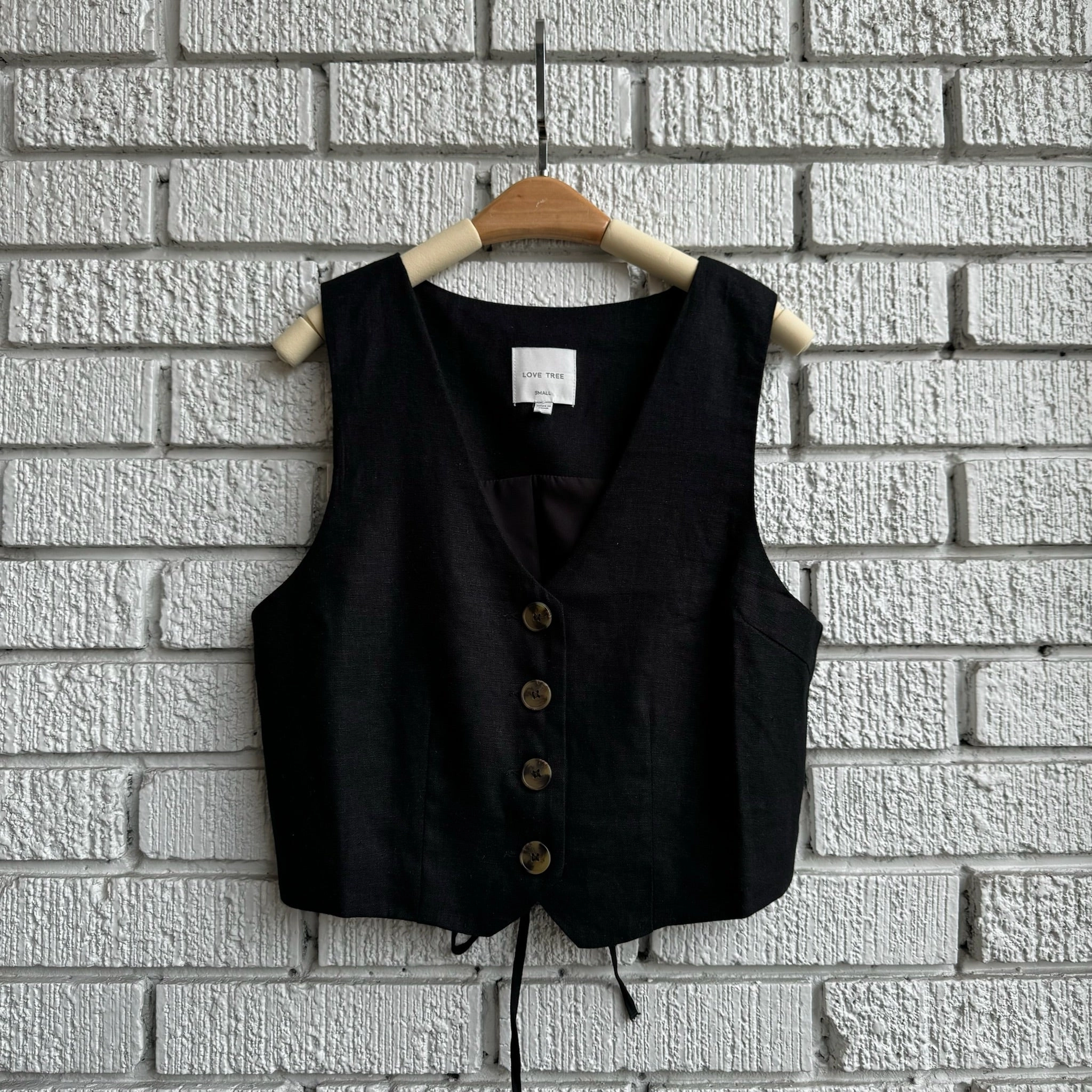 Durable Reinforced Shoulders LightweightLayeredFabric EVERYWEAR Vest