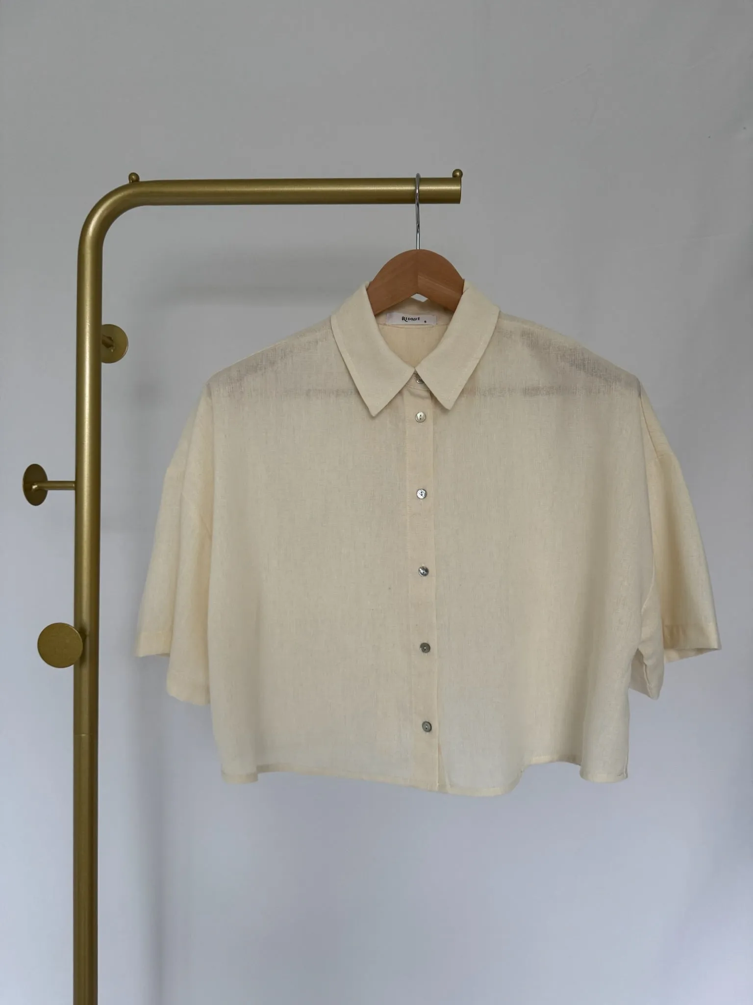 RIVERBANK Shirt Sleek Silhouette Odor Control Technology