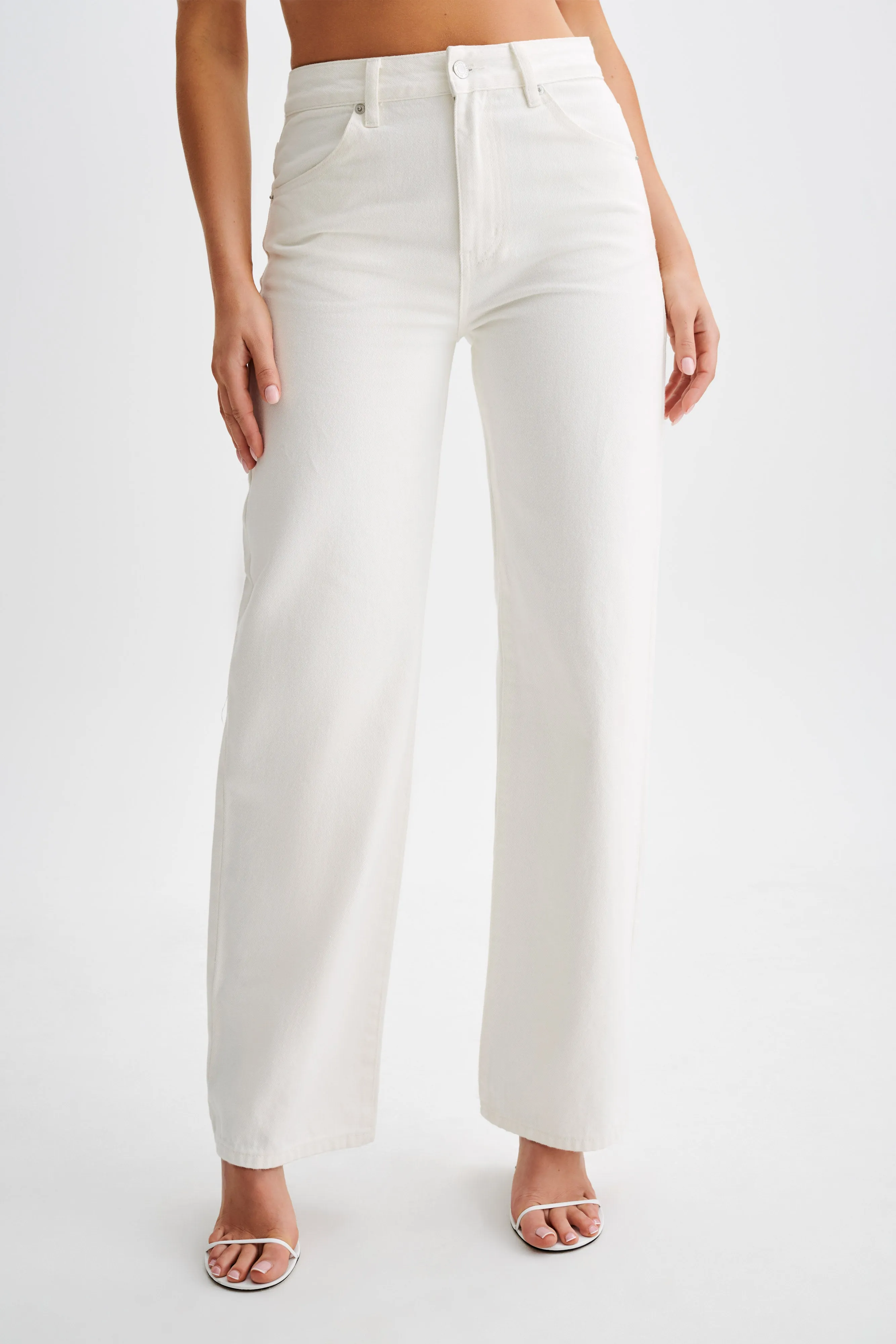 Core Basic Modern Relaxed Roxy Wide Leg High Waist Denim Jeans - White