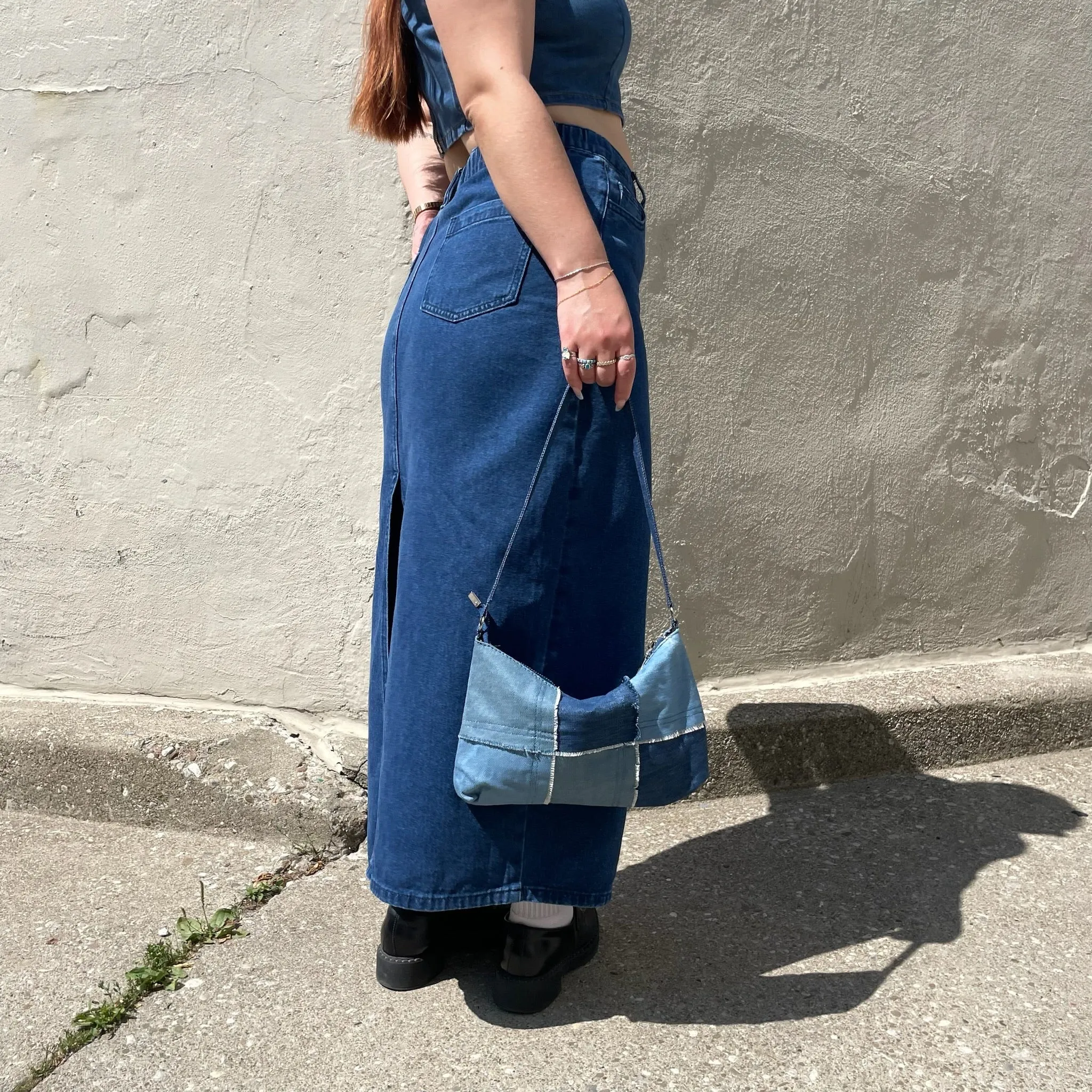 Performance Fashion Back Slit SABRIA Midi Skirt