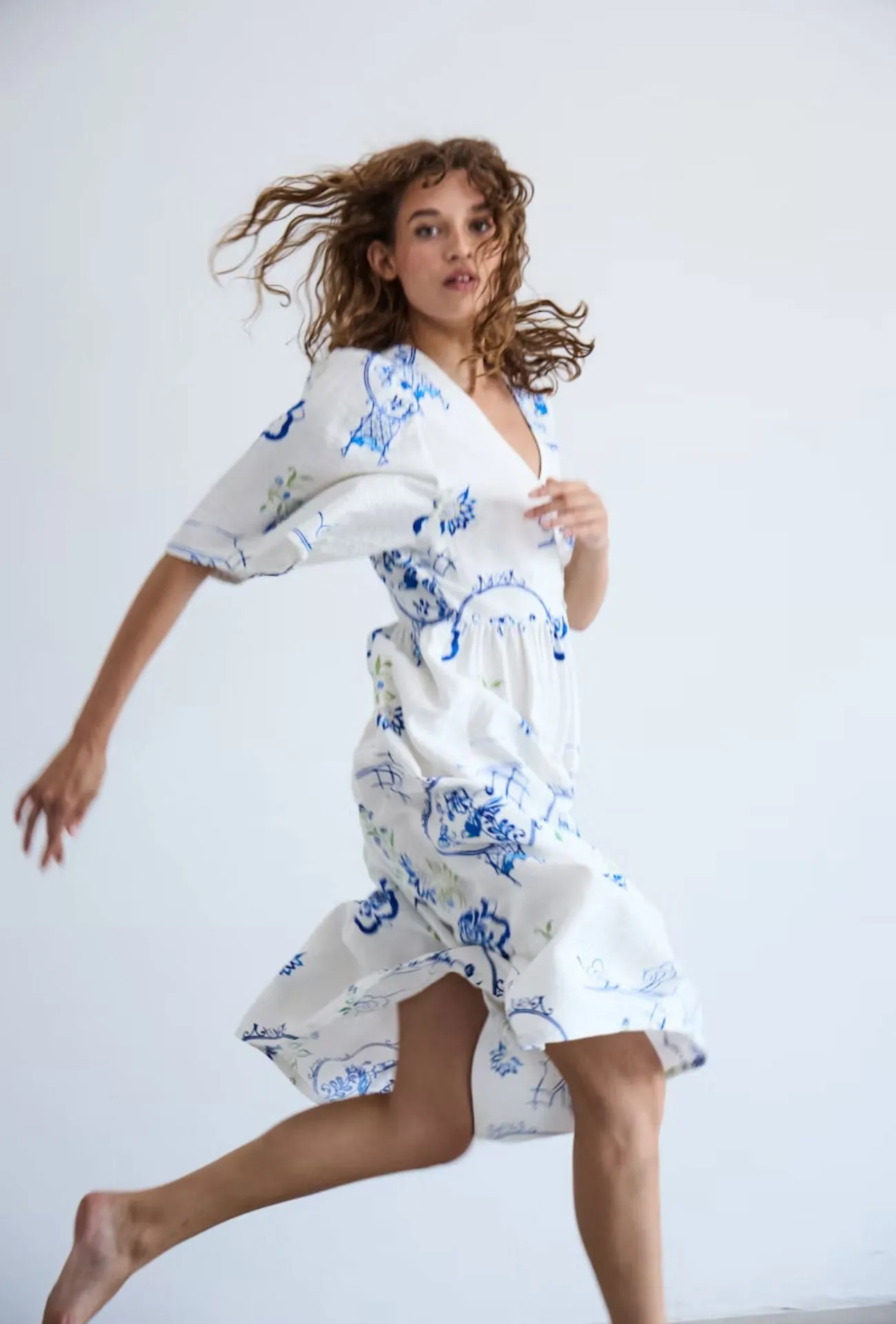SANTORINI WRAP DRES Farm Scene