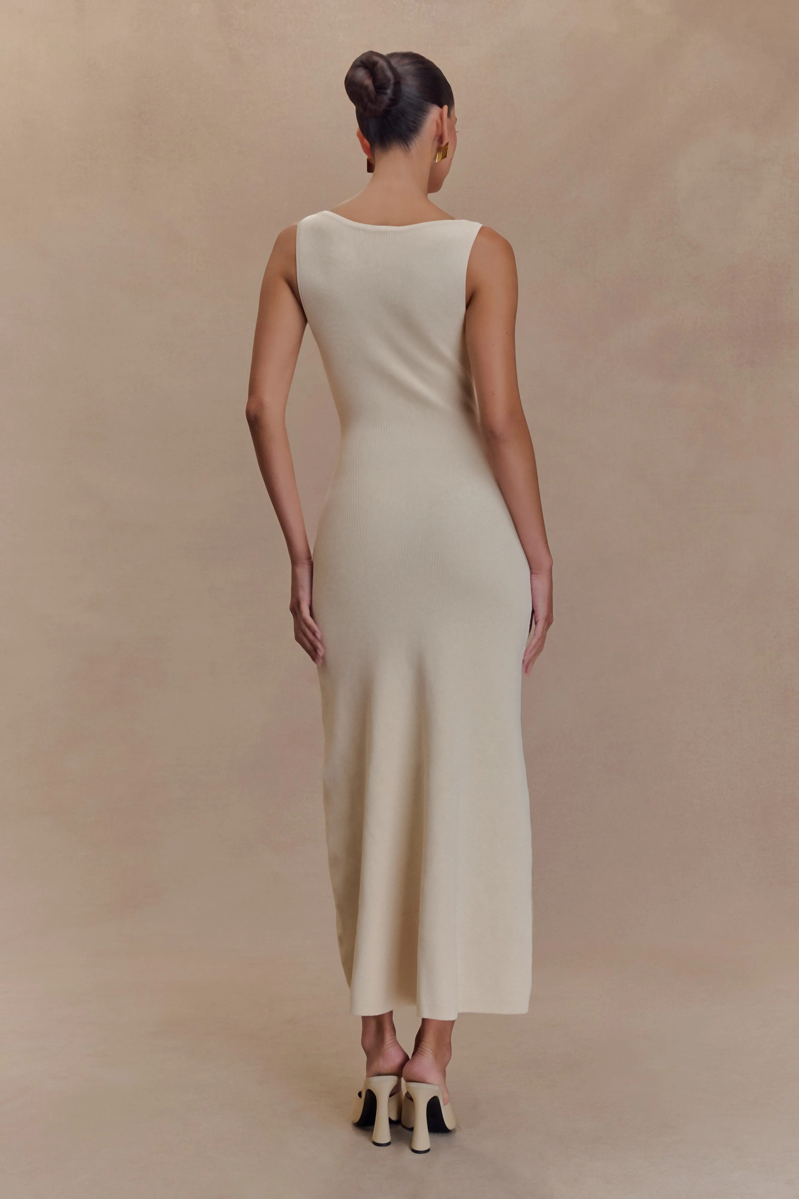 Sawyer Sleeveless Buttoned Maxi Dress - Ivory Flow Sleeve Glam Feel