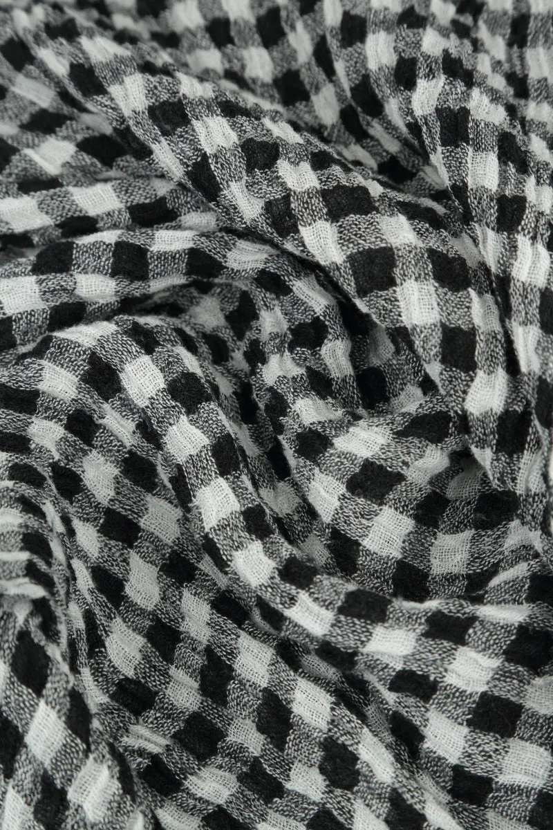 understated look Sleeveless Black & White Check Gauze Linen Vest