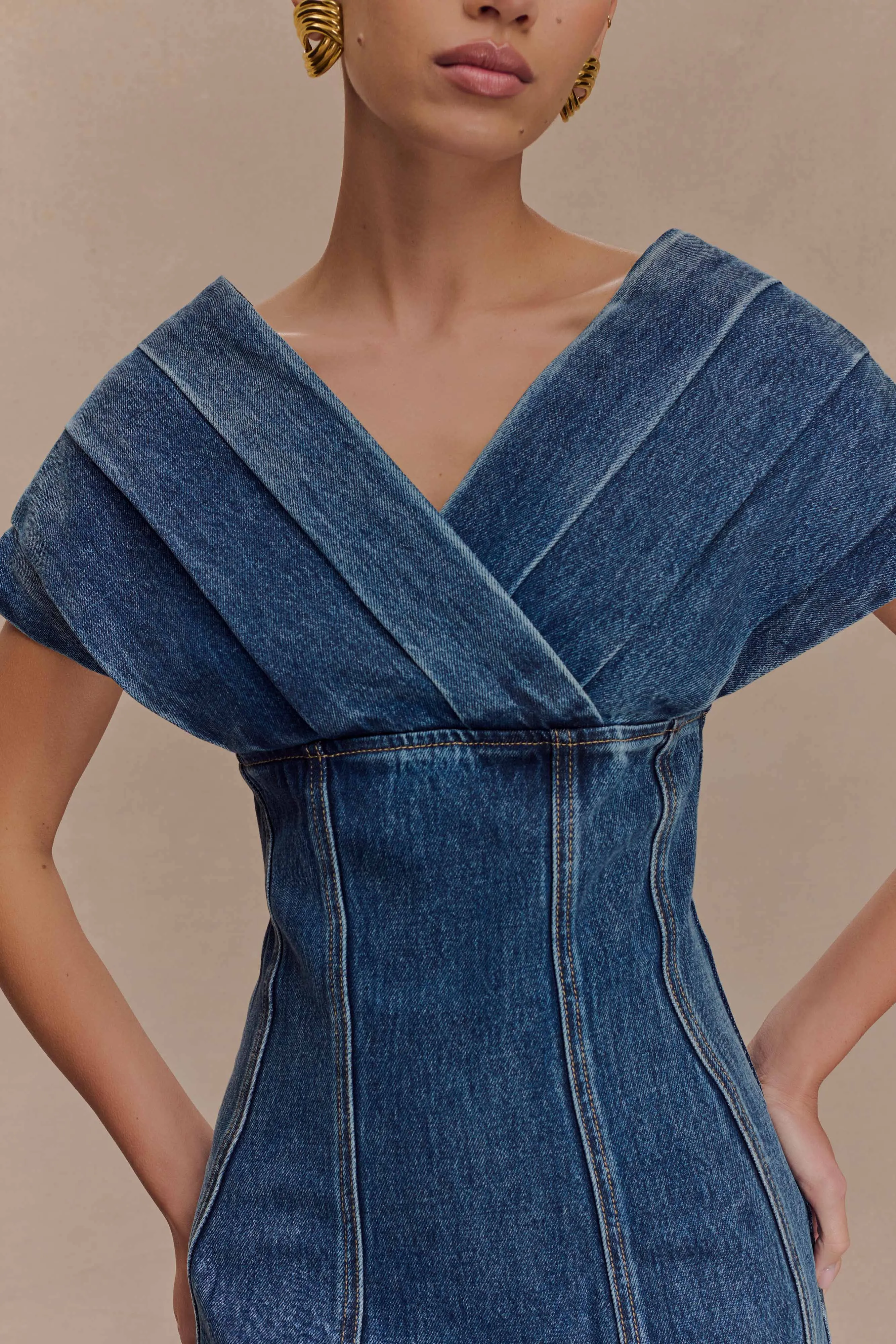 Pascale Off Shoulder Denim Mini Dress - Washed Dark Blue Moment Glow Power Soft