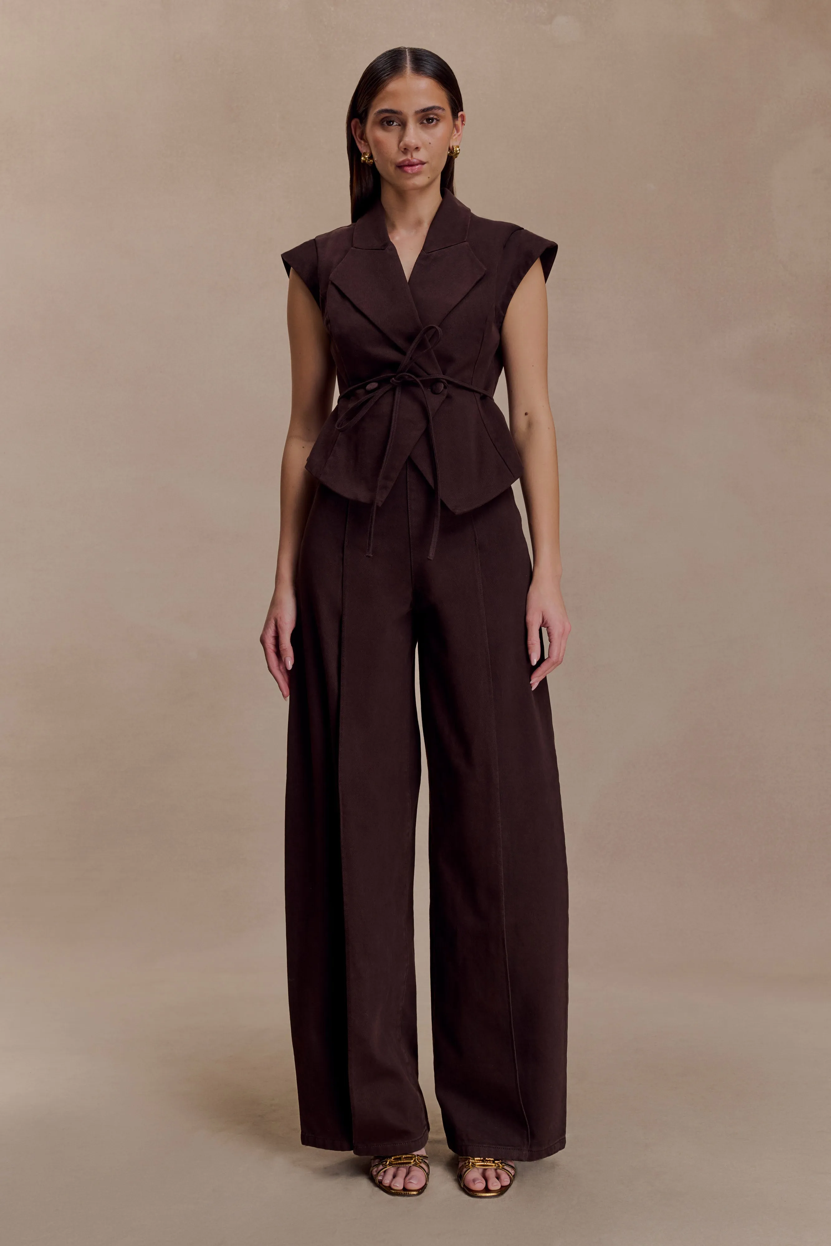 Tapered Leg Design Beatrix High Rise Denim Jeans - Chocolate