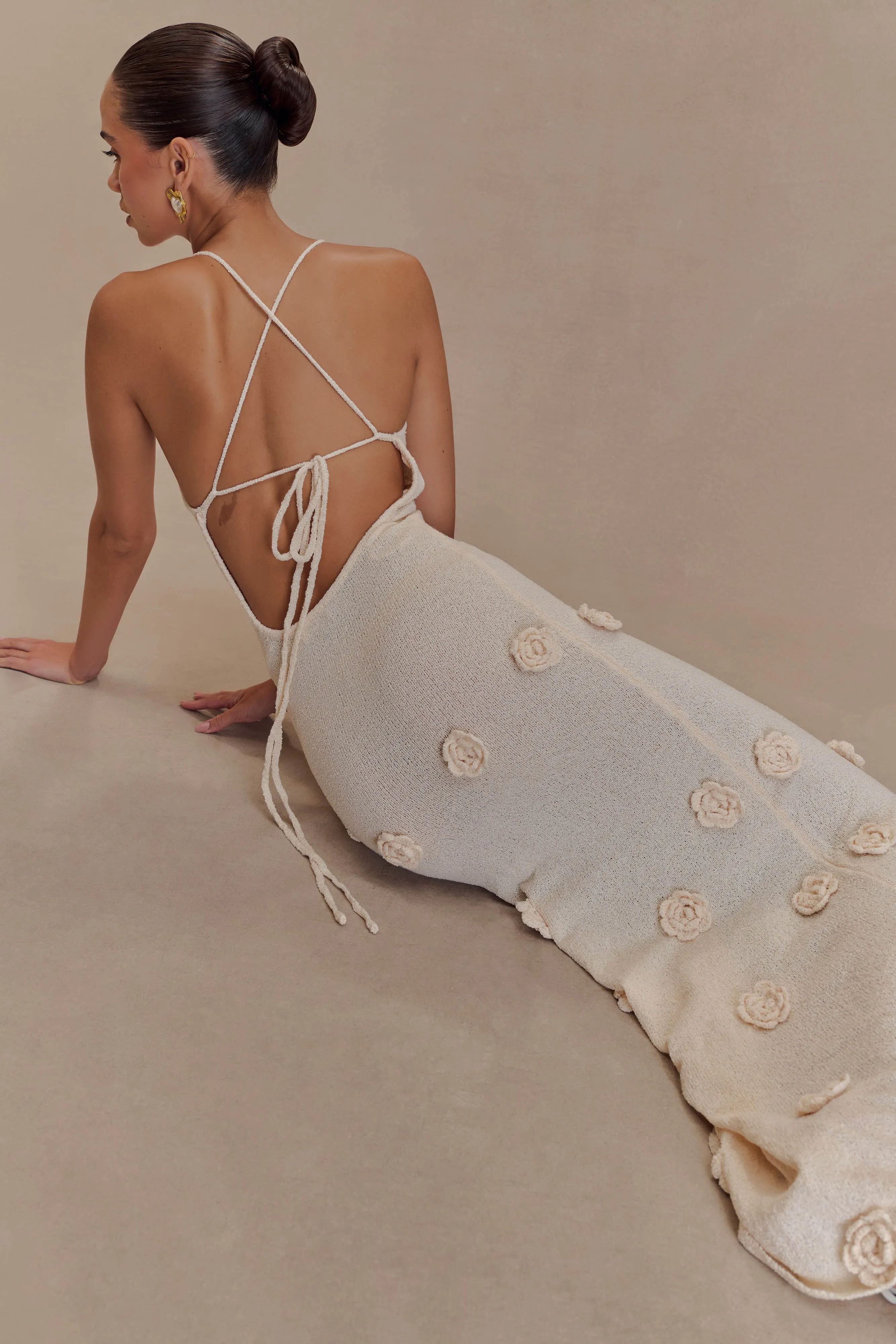 Light Fabric Clean Finish Suki Knit Maxi Dress With Flowers - Nude