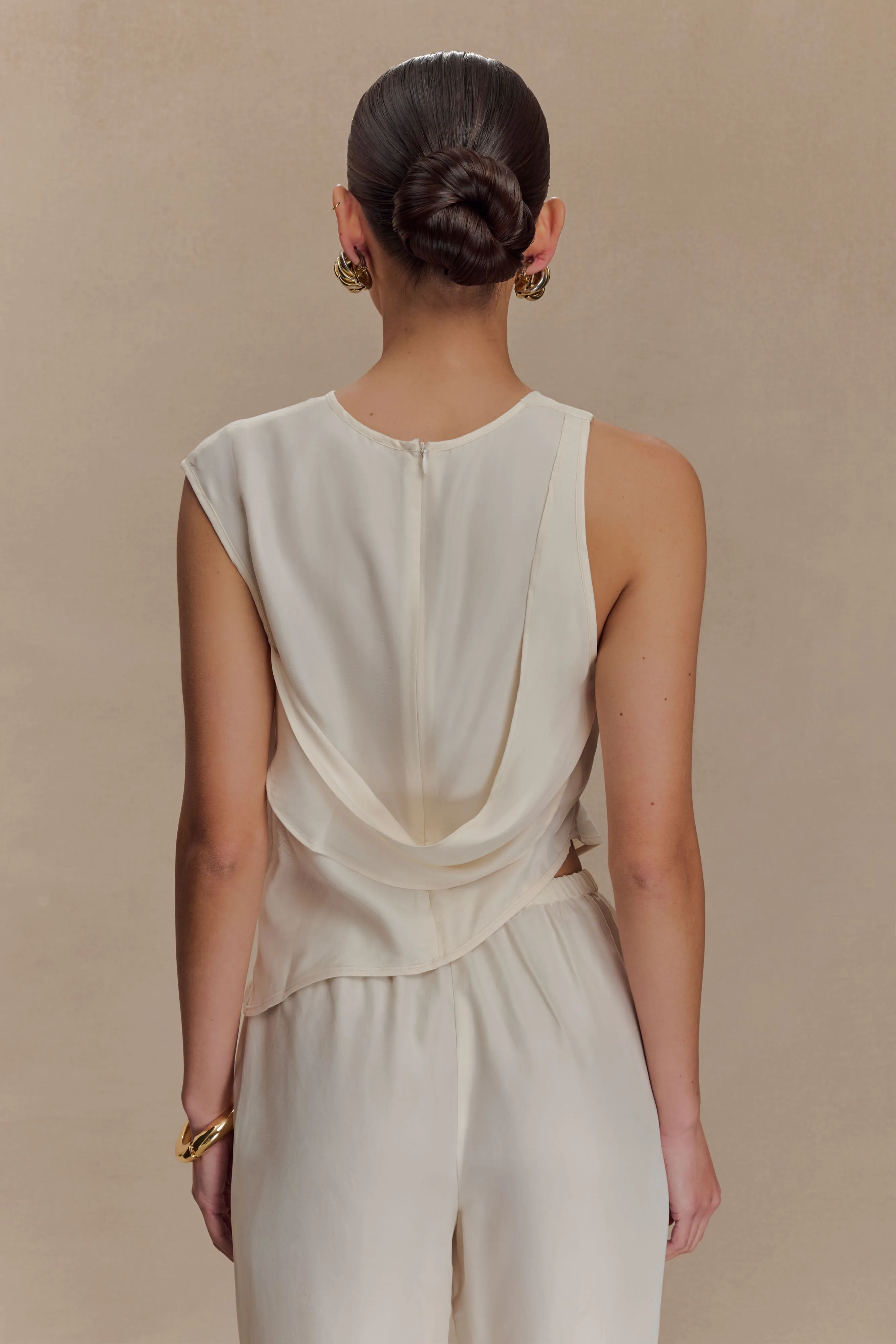 Thermal Insulation Tech elegant design Violeta Asymmetric Top - Ivory