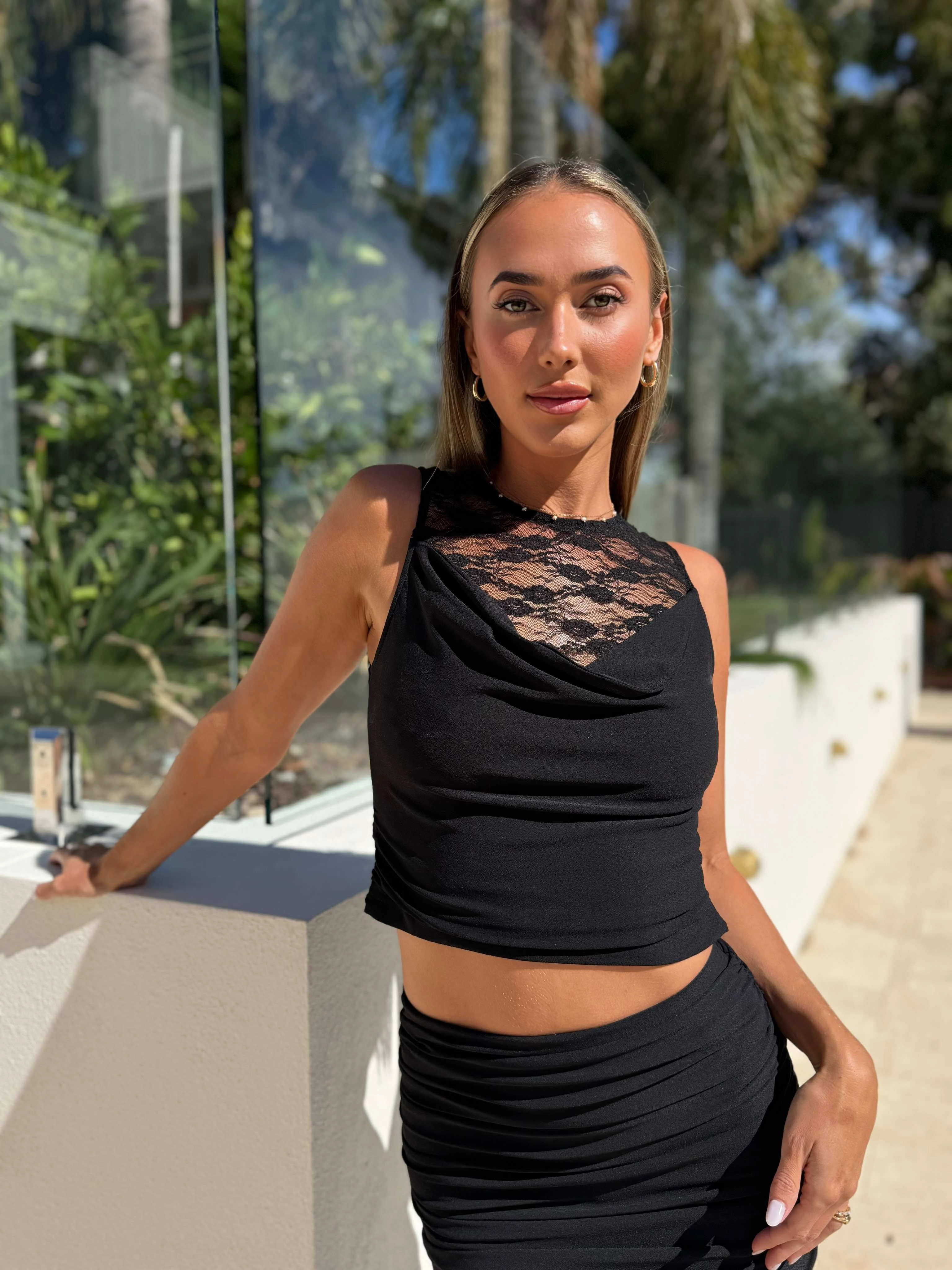 TemperatureRegulating Material CONTRAST TOP SKIRT SET