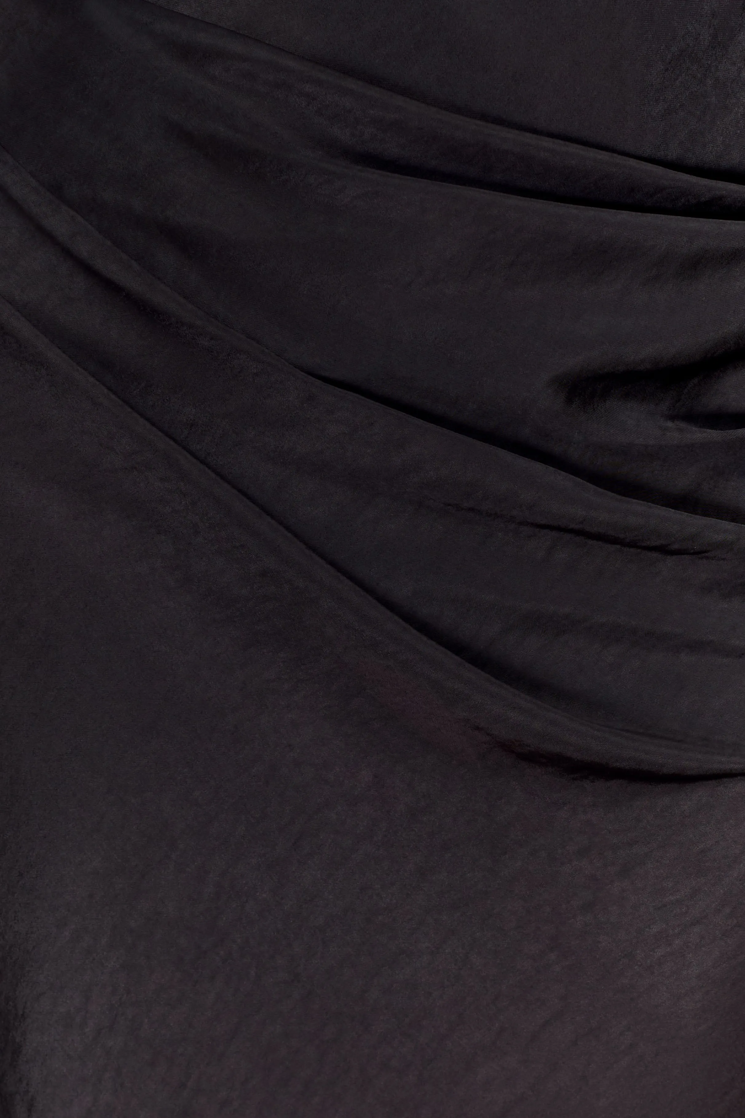 Elegant Line Soft-Lining Iris Long Sleeve Satin Maxi Dress - Black