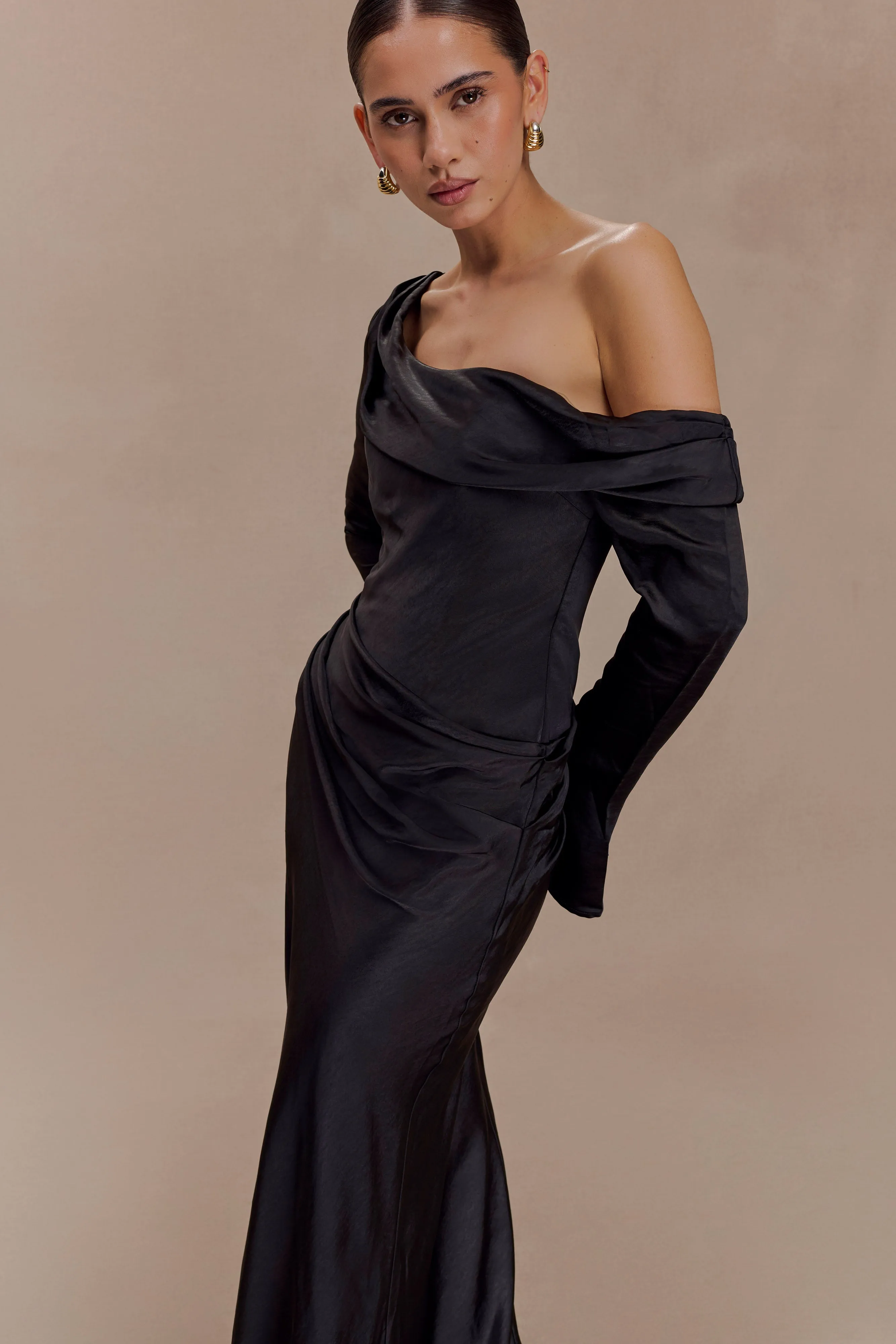 Fresh Outfit Easy Go Iris Long Sleeve Satin Maxi Dress - Black