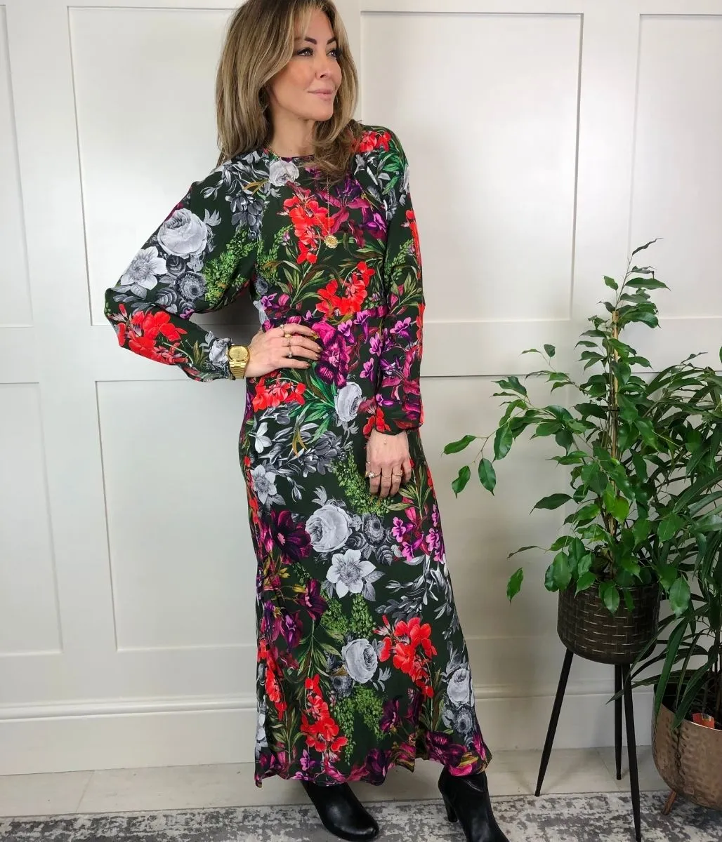 Garden Floral Batwing Midi Dress Subtle pattern