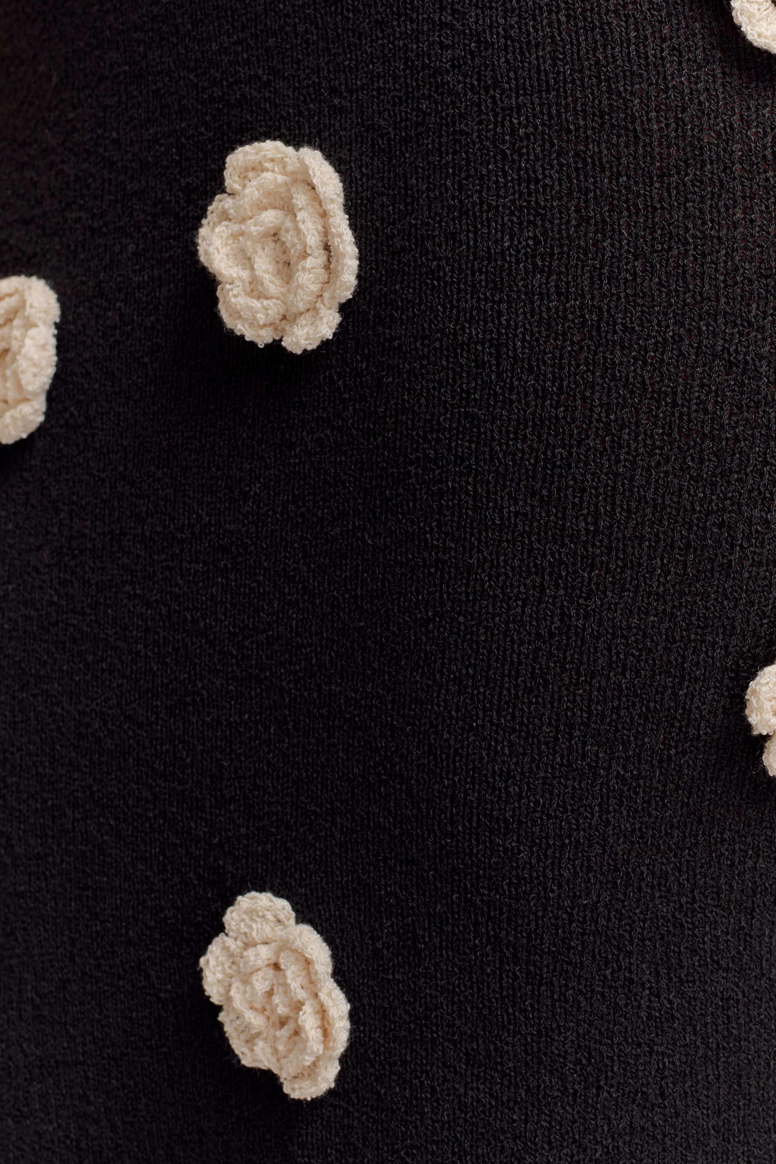 Anti-bacterial Casual Style Wear Suki Knit Maxi Dress With Flowers - Black/White