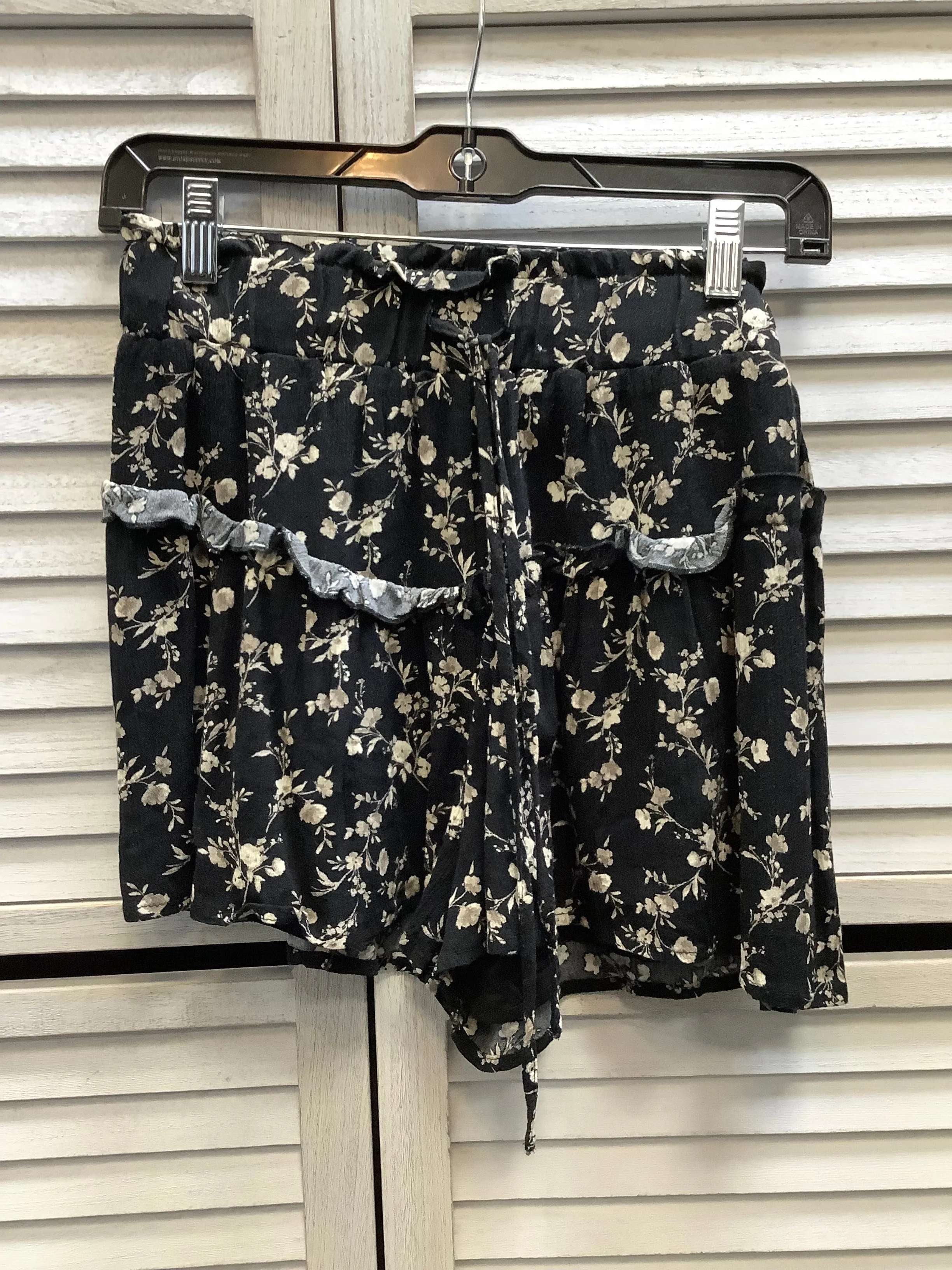 Outfit Ideas Luxury Trim Skort By Versona In Floral Print, Size: S