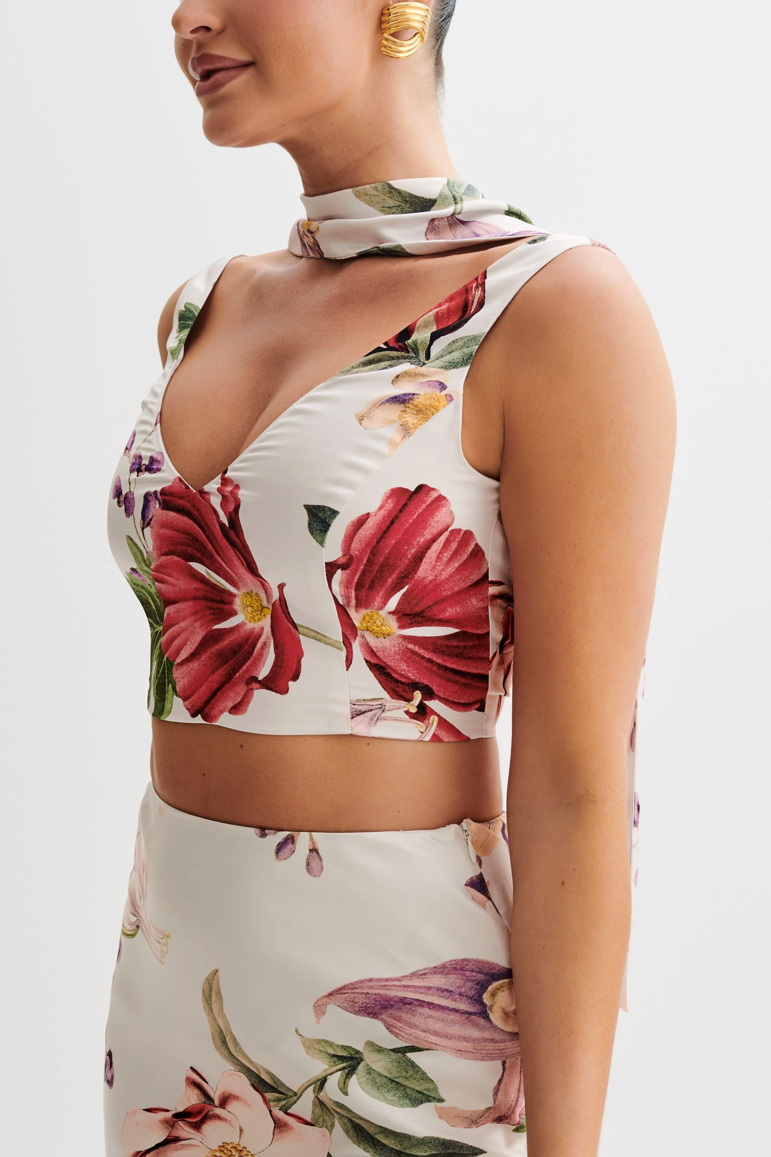 Wrinkle Free Weave Carla Satin Sleeveless Top With Scarf - Bella Rosa Print