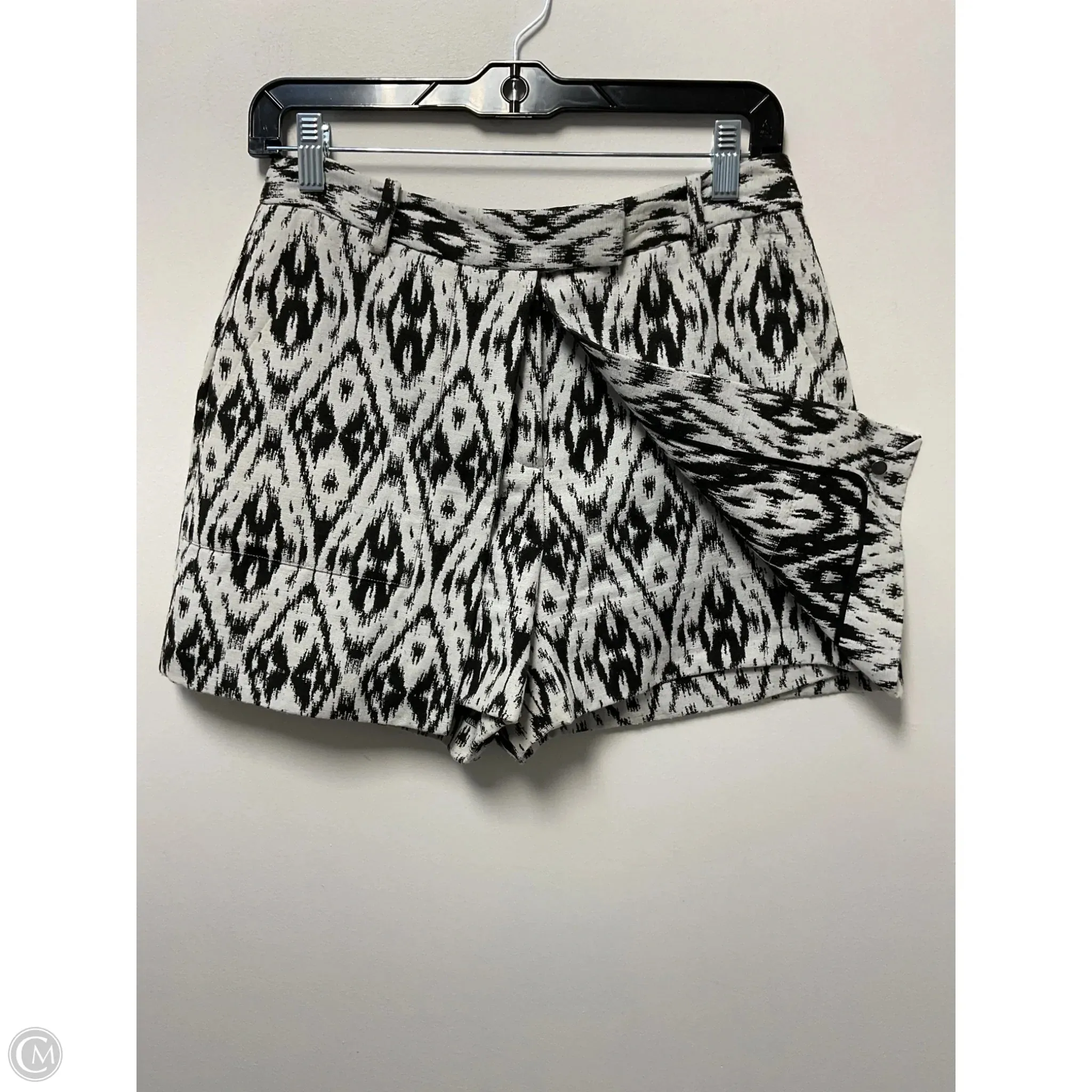 Minimalist Trim Lined interior Skort By Theory In Black & White, Size: 4