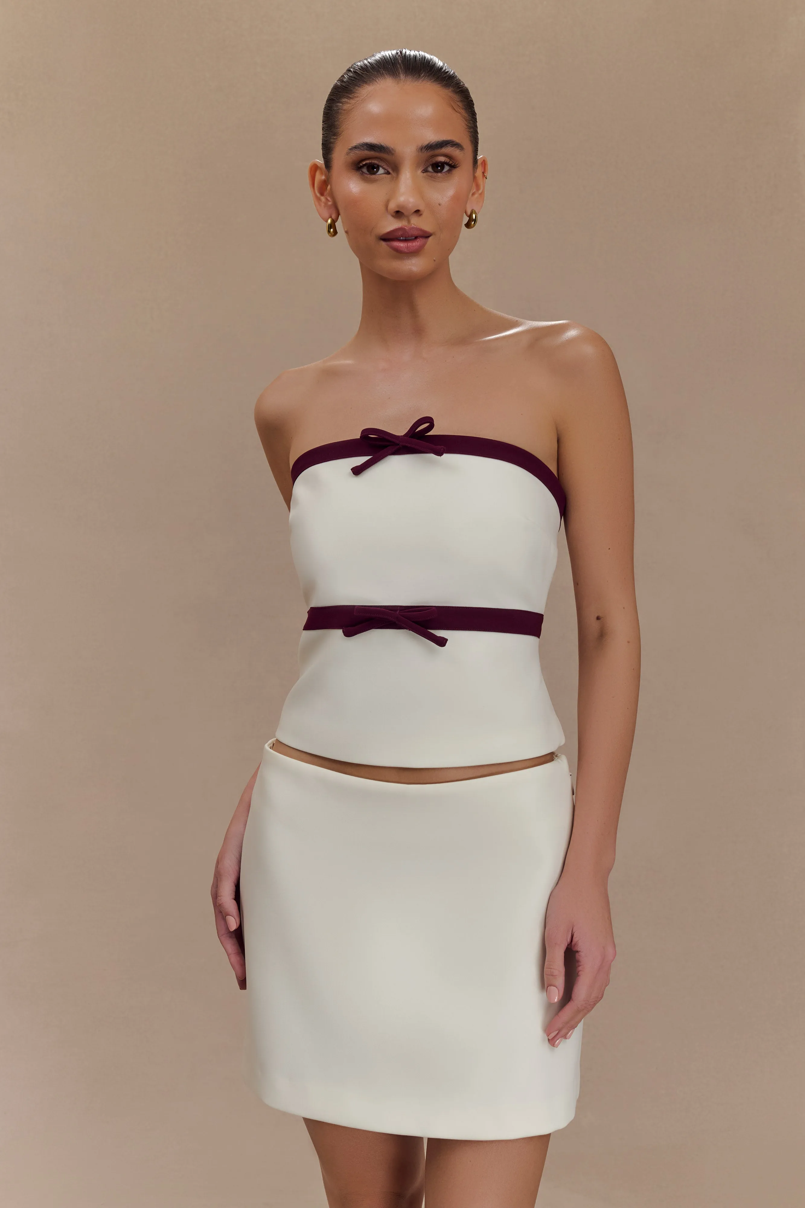 AntiSnag Fabric BondedSeams Aisha Strapless Suiting Top With Contrast Bows - Ivory