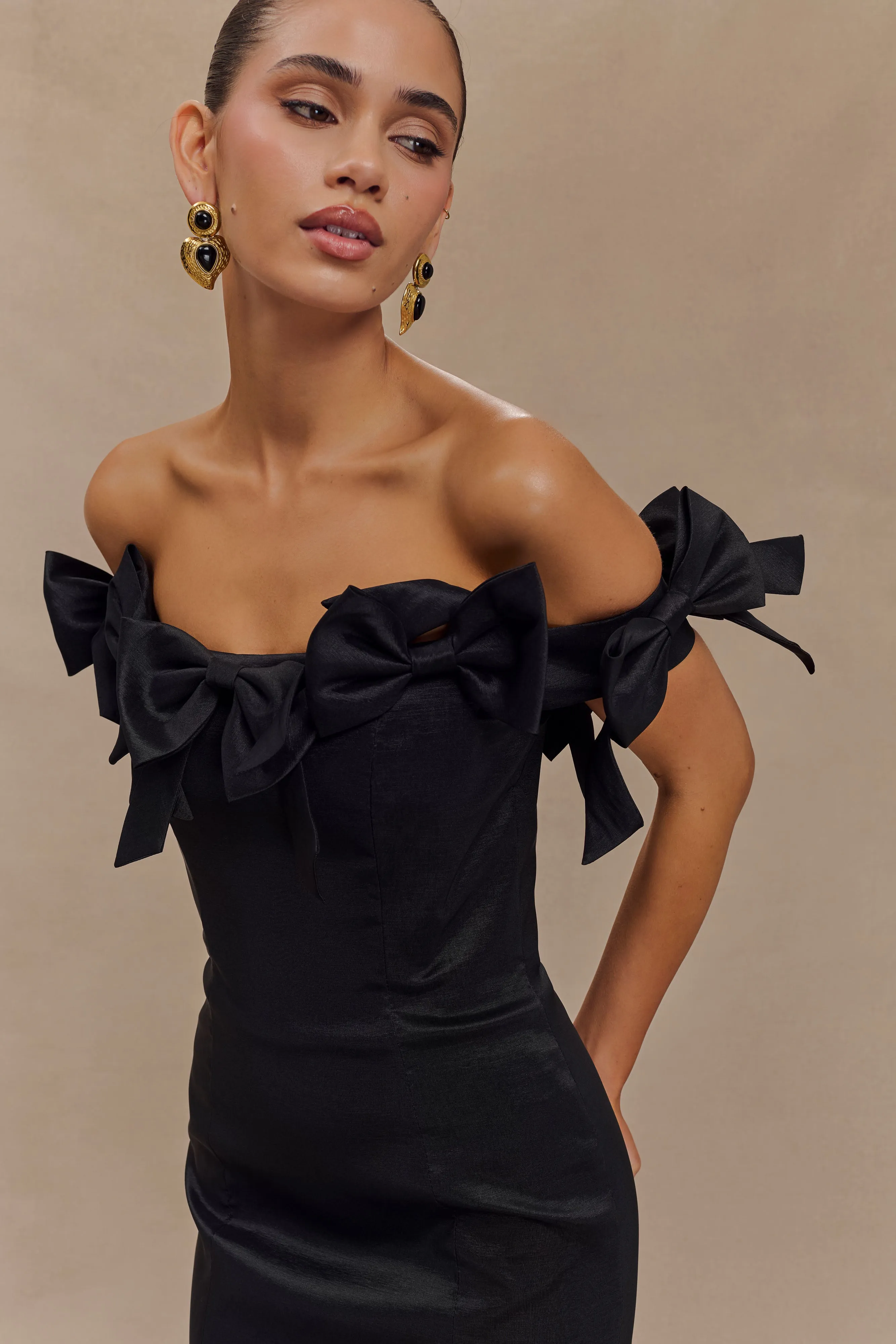 Chic Comfort Wear Rose Strapless Bow Mini Dress - Black