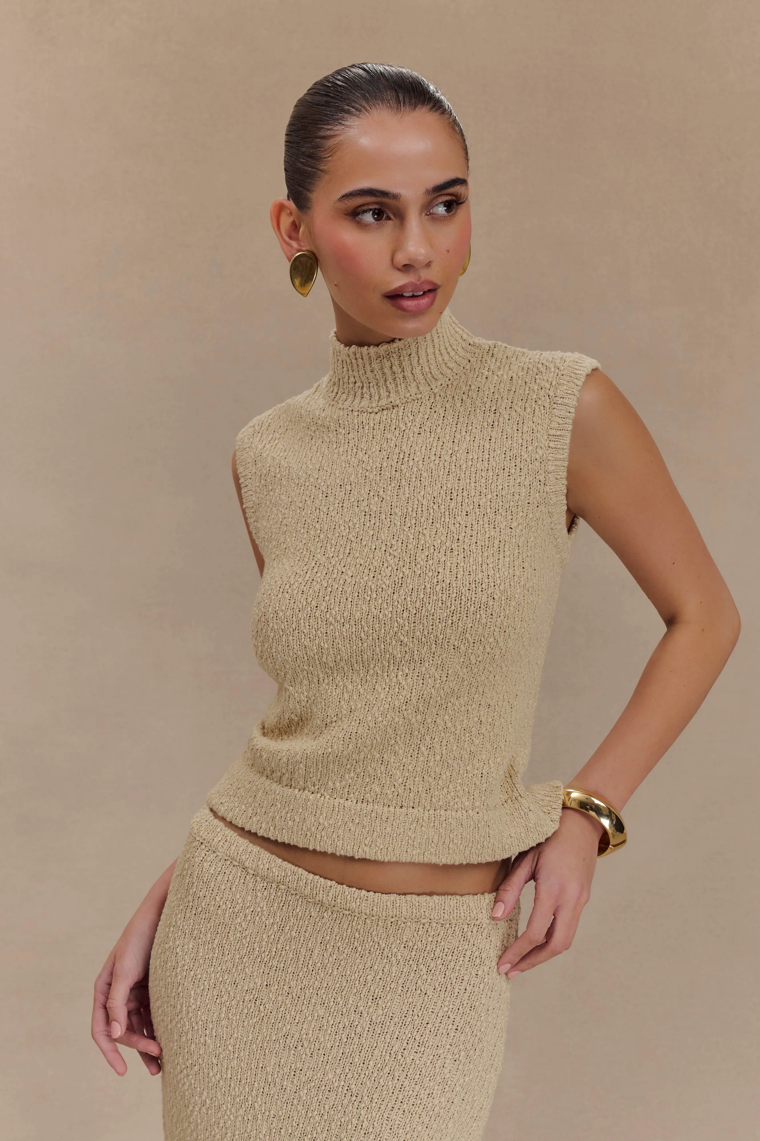 DoubleStitched Hemming Ultra Soft Handfeel Azalea Sleeveless Knit Top - Wheat