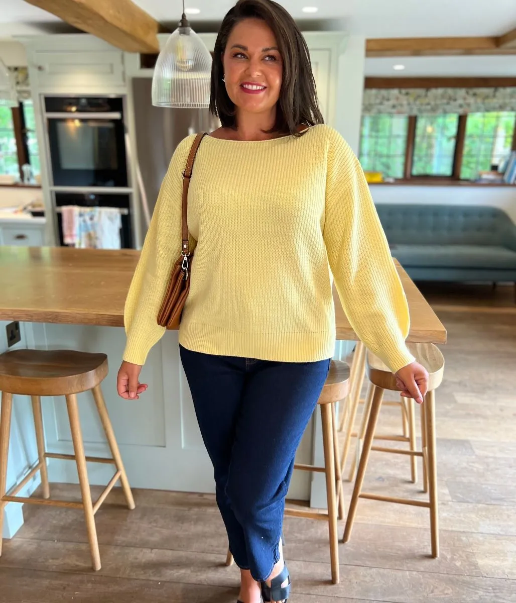 Perfect Fit Design Yellow Boat Neck Knitted Jumper